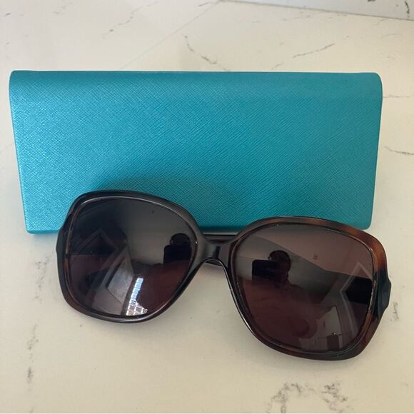 FENDI Women's Square Sunglasses FS5227 Tortoise Brown Italy - Picture 1 of 10